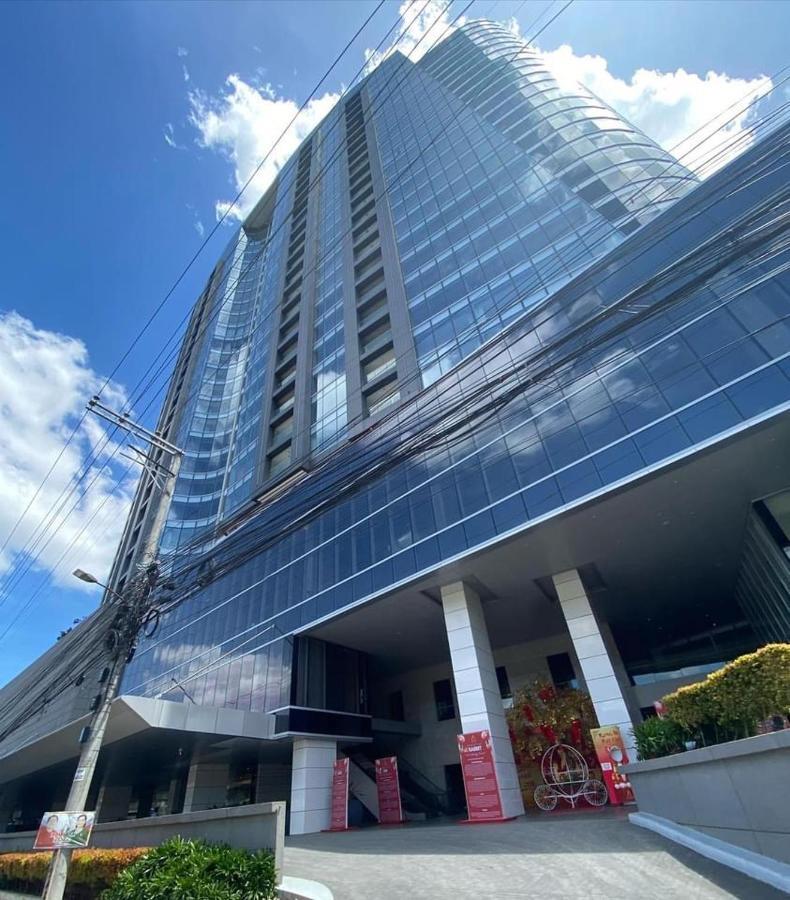 Condotel Aeon Towers Davao 20Mbps Wifi Exterior photo